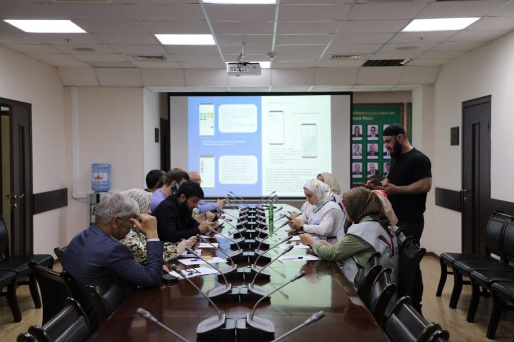 В Избиркоме прошло обучение участников пилотного проекта «Мобильная УИК»